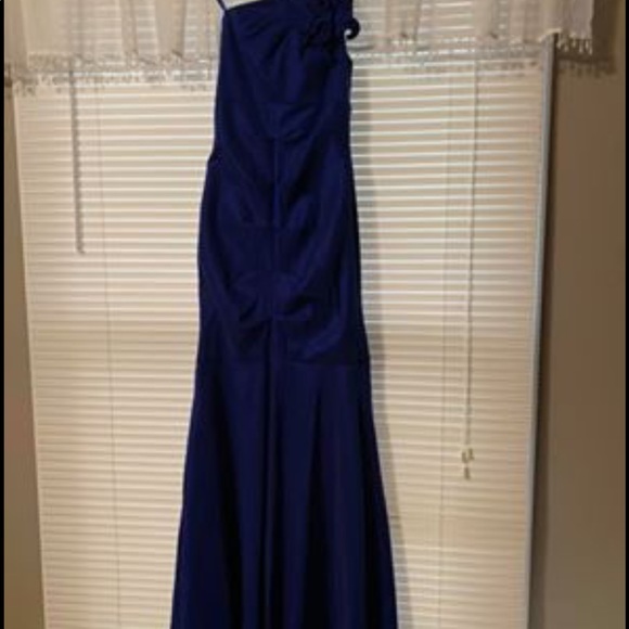 Prom dress - Picture 2 of 8